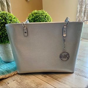 Silver Micheal Kors Purse